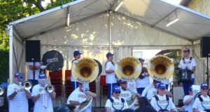 Musik, Spaß und Genuss auf dem Dorfplatz