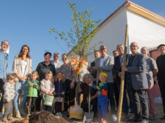 Kleine Bauleiter in neuen Räumen