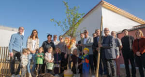 Kleine Bauleiter in neuen Räumen